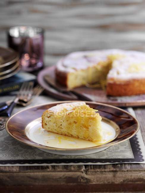 Gâteau au citron avec sucre glace — Photo de stock