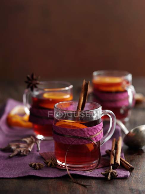 Mulled wine with cinnamon — Stock Photo