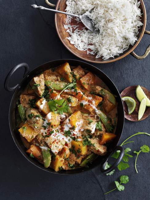 Turkey curry with rice — Stock Photo