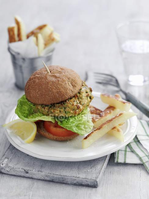 Vegetable burger with tomatoes — Stock Photo