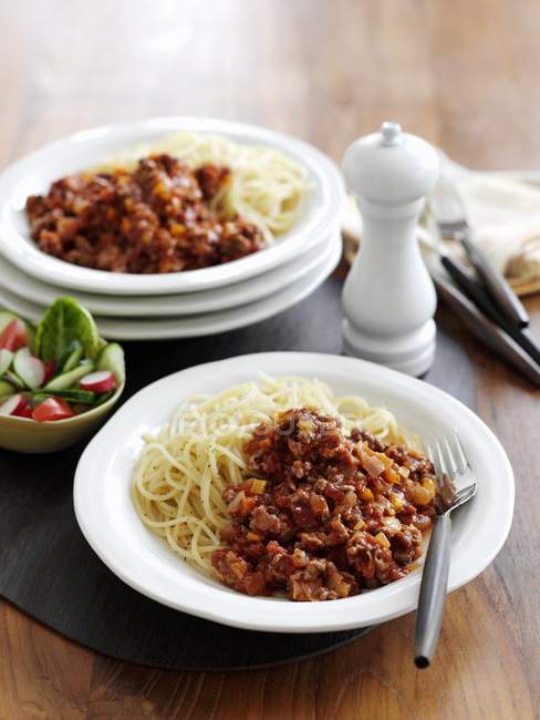 Espaguetis pasta allá bolognese - foto de stock