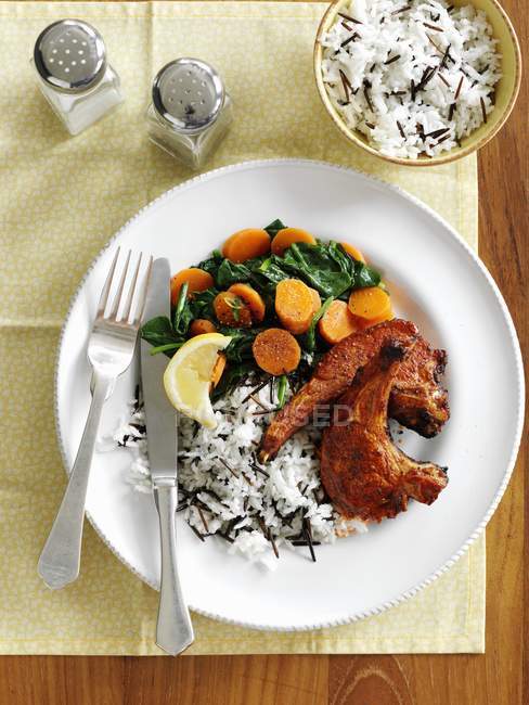 Lamb chops with rice — Stock Photo