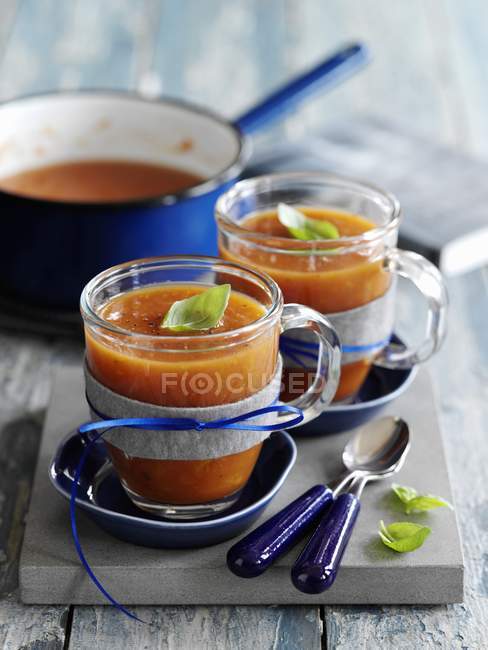 Cream soup made with grilled peppers — Stock Photo
