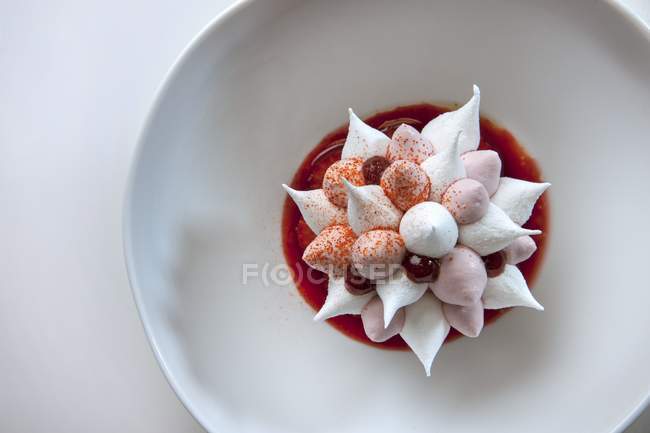 Flower-shaped meringue — Stock Photo