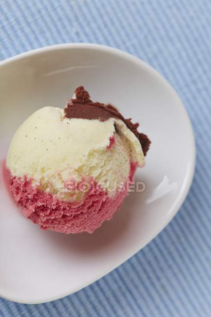 Neapolitan ice cream in a bowl — Stock Photo