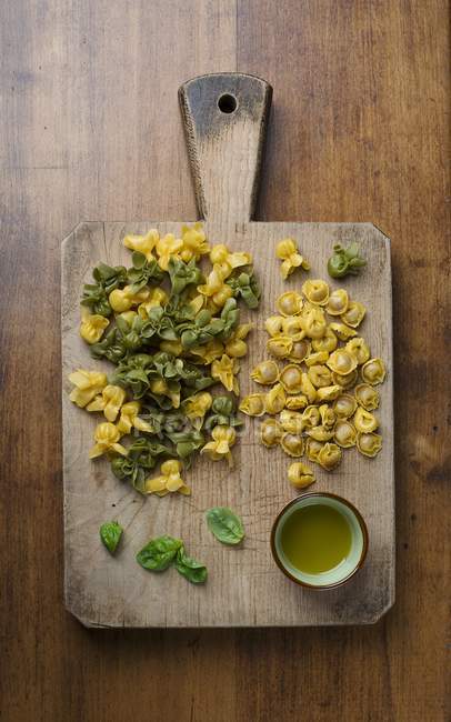 Tortellini and sacchettini pasta pieces — Stock Photo