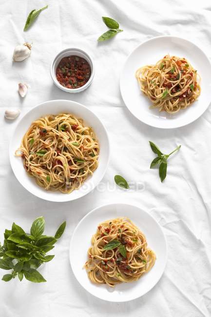 Massa de espaguete com molho de tomate — Fotografia de Stock