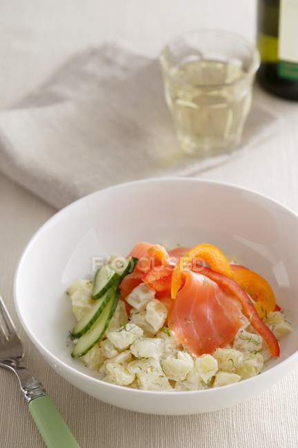 Fenchelsalat mit Lachs — Stockfoto