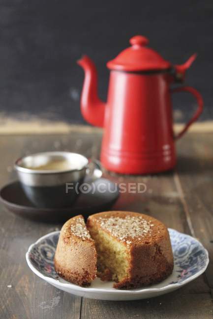 Almond cake and coffee — Stock Photo