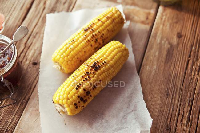Grilled corn on cob — Stock Photo