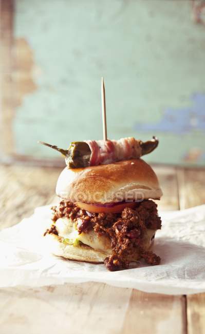 Chilli burger with smoked cheese — Stock Photo