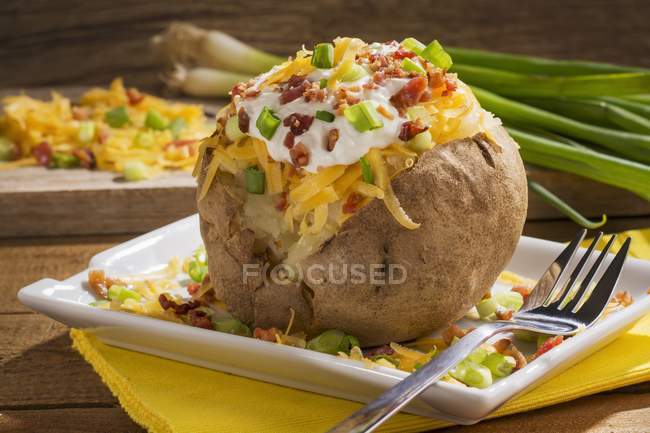 Двічі запечена картопля — стокове фото