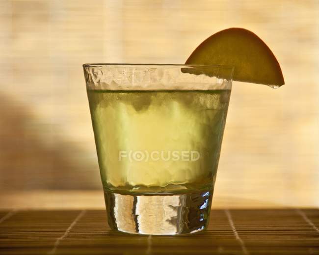 Apple Cocktail with apple — Stock Photo