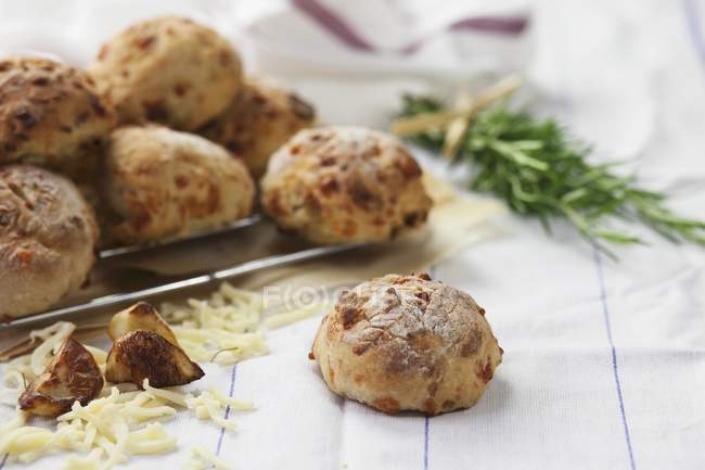 Rotoli di patate e formaggio — Foto stock