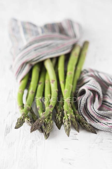 Bouquet d'asperges vertes — Photo de stock