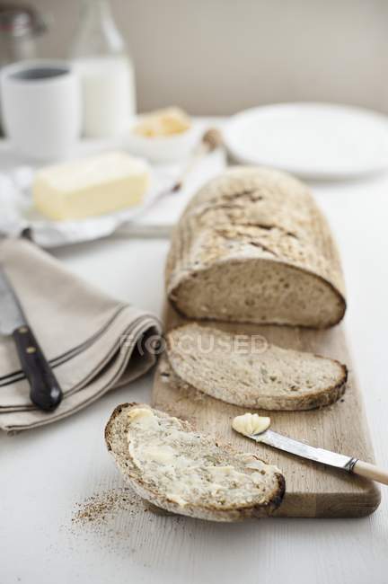 Кислый хлеб из теста — стоковое фото