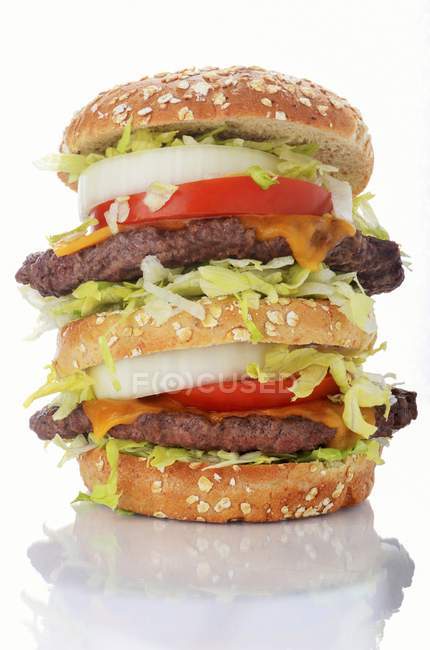 Doppeldecker-Cheeseburger — Stockfoto