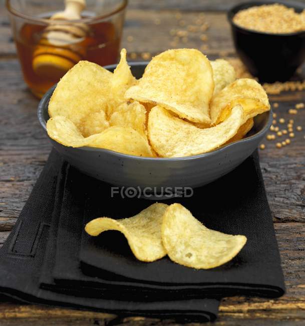 Batatas fritas de mel e mostarda — Fotografia de Stock