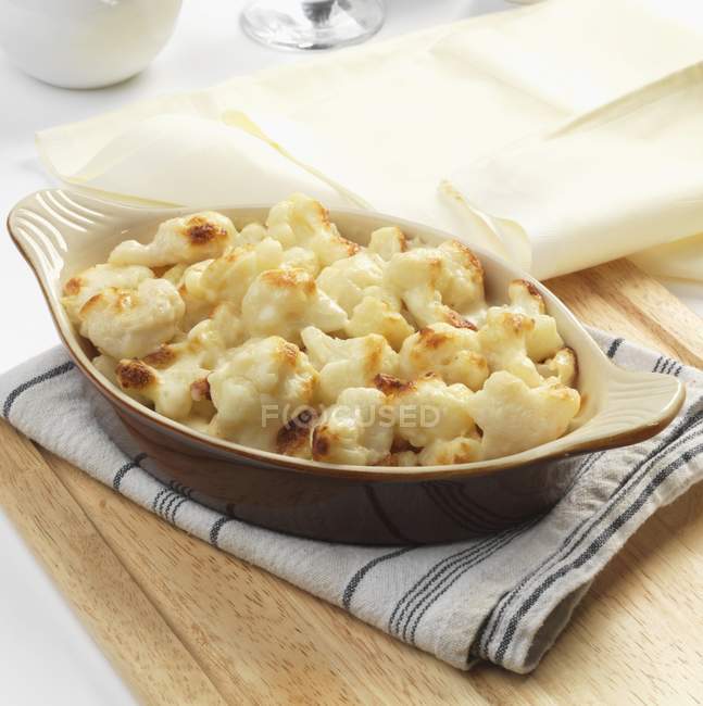 Cauliflower gratin with cheese — Stock Photo