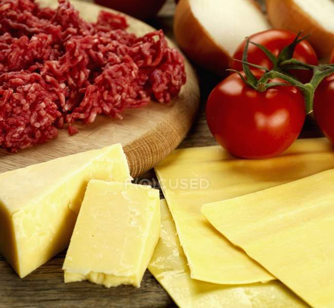Ingredients for lasagne with meat — Stock Photo