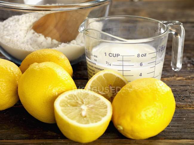 Ingredientes frescos para la tarta de limón - foto de stock