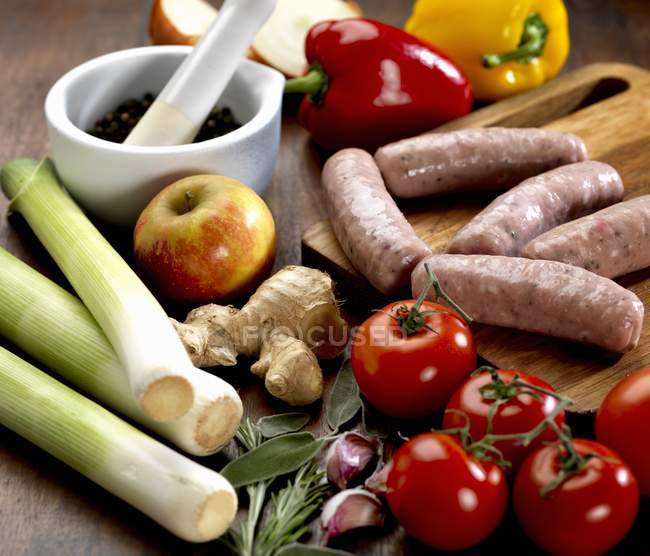Légumes sur table en bois — Photo de stock