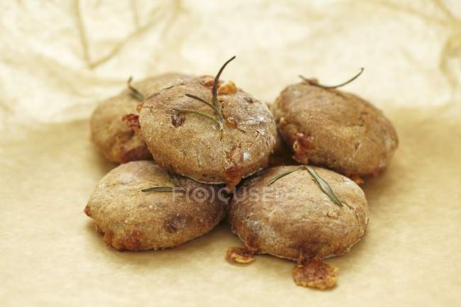 Wholemeal rosemary biscuits — Stock Photo