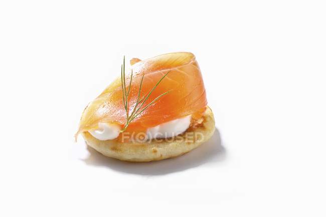 Blinis con salmone affumicato — Foto stock