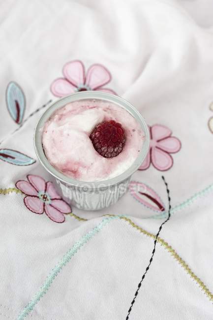 Yoghurt ice cream in jar — Stock Photo