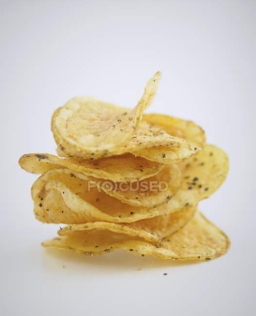 Стопка картофельных чипсов — стоковое фото