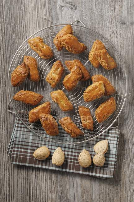 Almond croquets on wire rack — Stock Photo