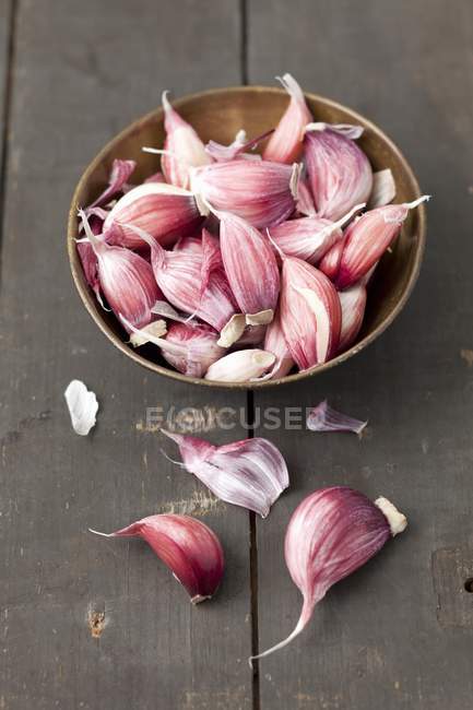 Dried Garlic cloves — Stock Photo