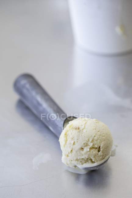 Cucharada de helado - foto de stock