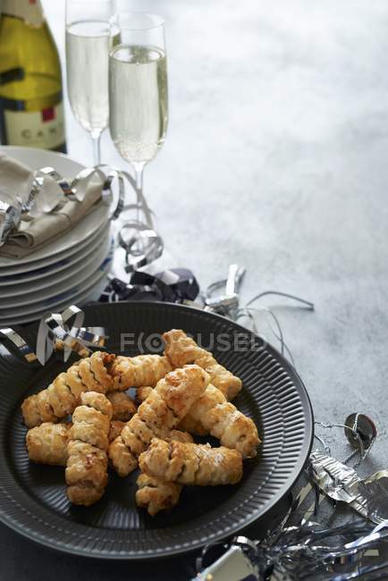 Closeup view of puff pastry rolls with prawns — Stock Photo