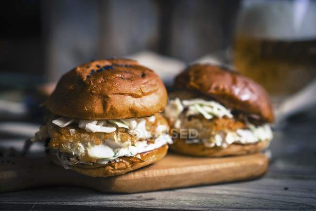 Hamburger di pesce rustici — Foto stock