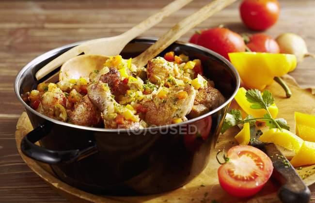 Braised chicken with peppers — Stock Photo