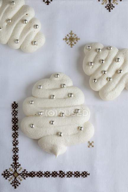 Sweet Christmas meringues — Stock Photo