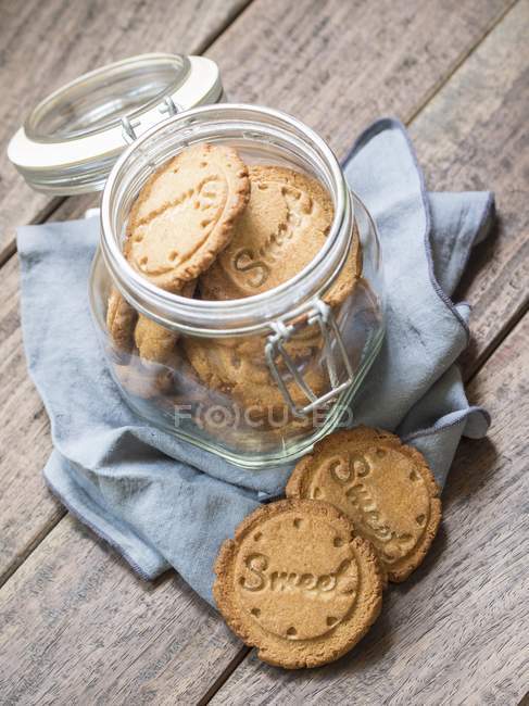 Healthy cardamom biscuits — Stock Photo