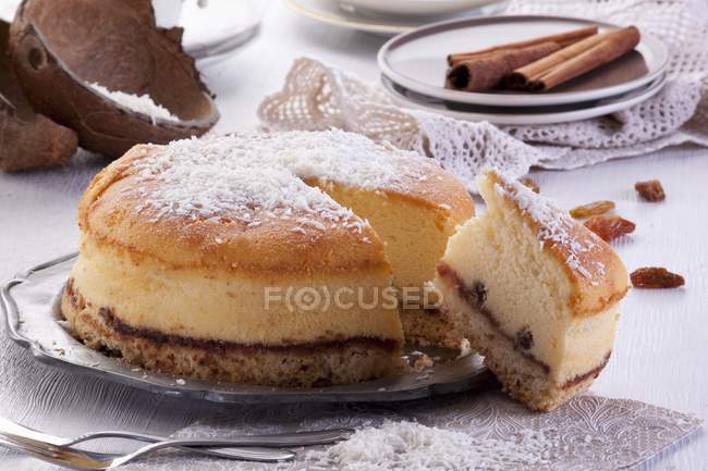 Cheesecake with cinnamon on plate — Stock Photo