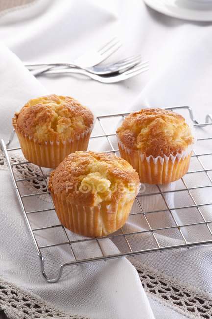 Lemon muffins with pears — Stock Photo