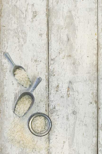 Белый сырой рис — стоковое фото
