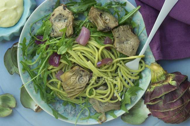 Green linguine pasta — Stock Photo
