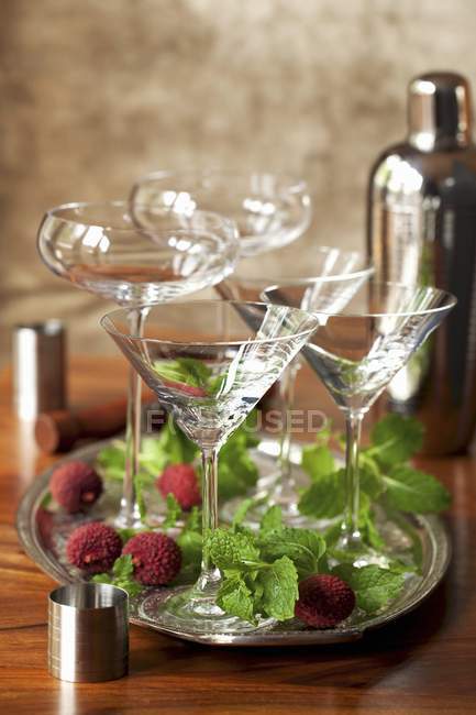 Bicchieri da cocktail vuoti — Foto stock