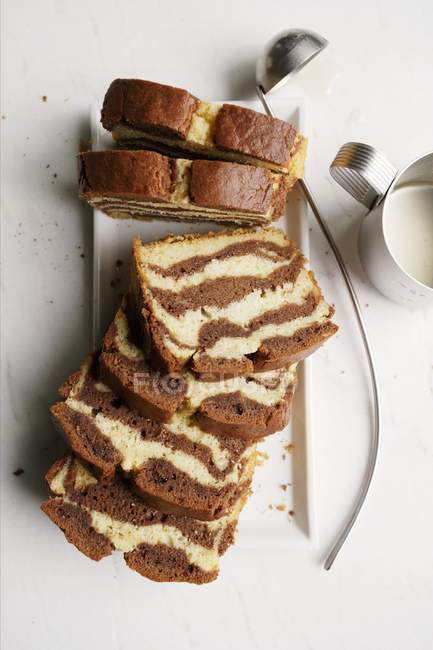 Торт, обмазанный имбирным сиропом — стоковое фото