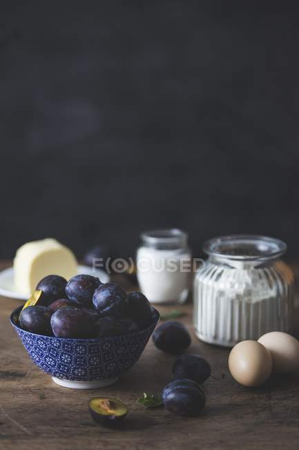 Verschiedene Zutaten für Kuchen — Stockfoto