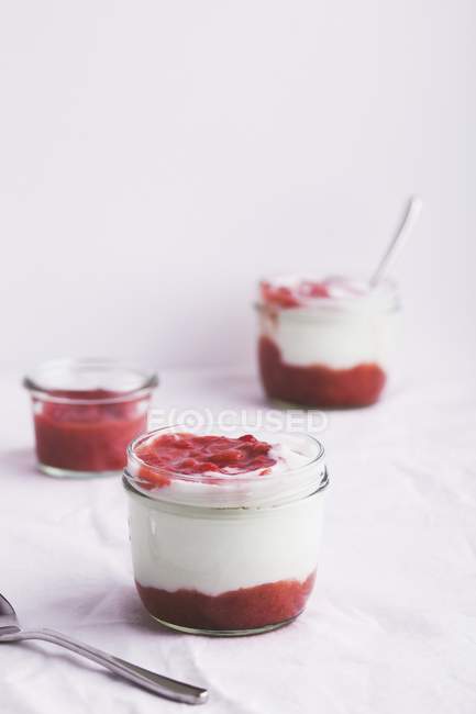 Yoghurt deserts with berry — Stock Photo