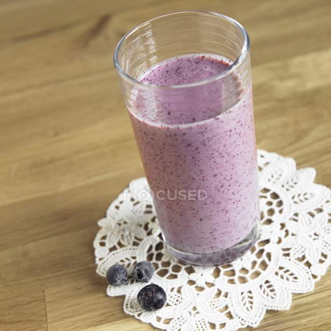 Frozen blueberry smoothie — Stock Photo