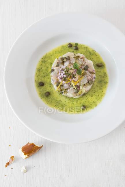 Closeup top view of trout Tatar in a dill vinaigrette — Stock Photo