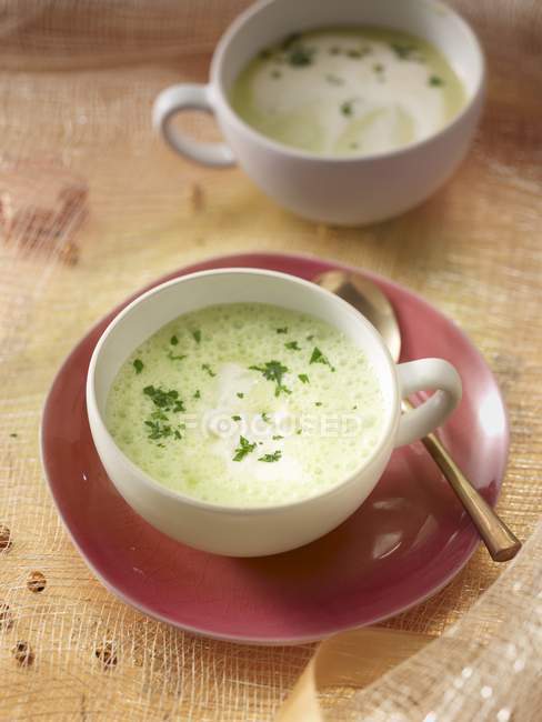 Parsley root foam soup in bowl — Stock Photo