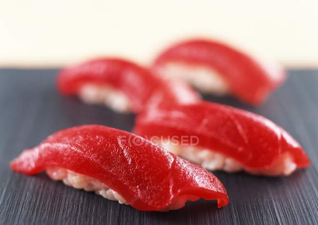 Tuna nigiri sushi — Stock Photo